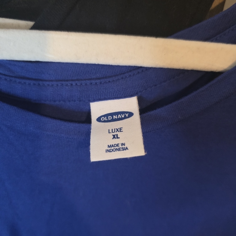 ⭐️40% Off⭐️ Old Navy Tank Tops - Set of 3 - Picture 8 of 11